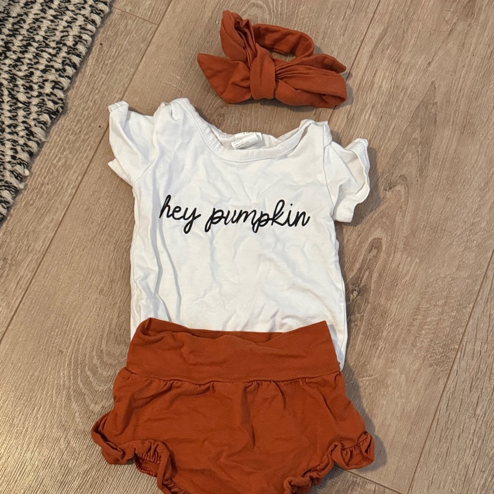 Kids Pumpkin Outfit Set - White and burnt orange